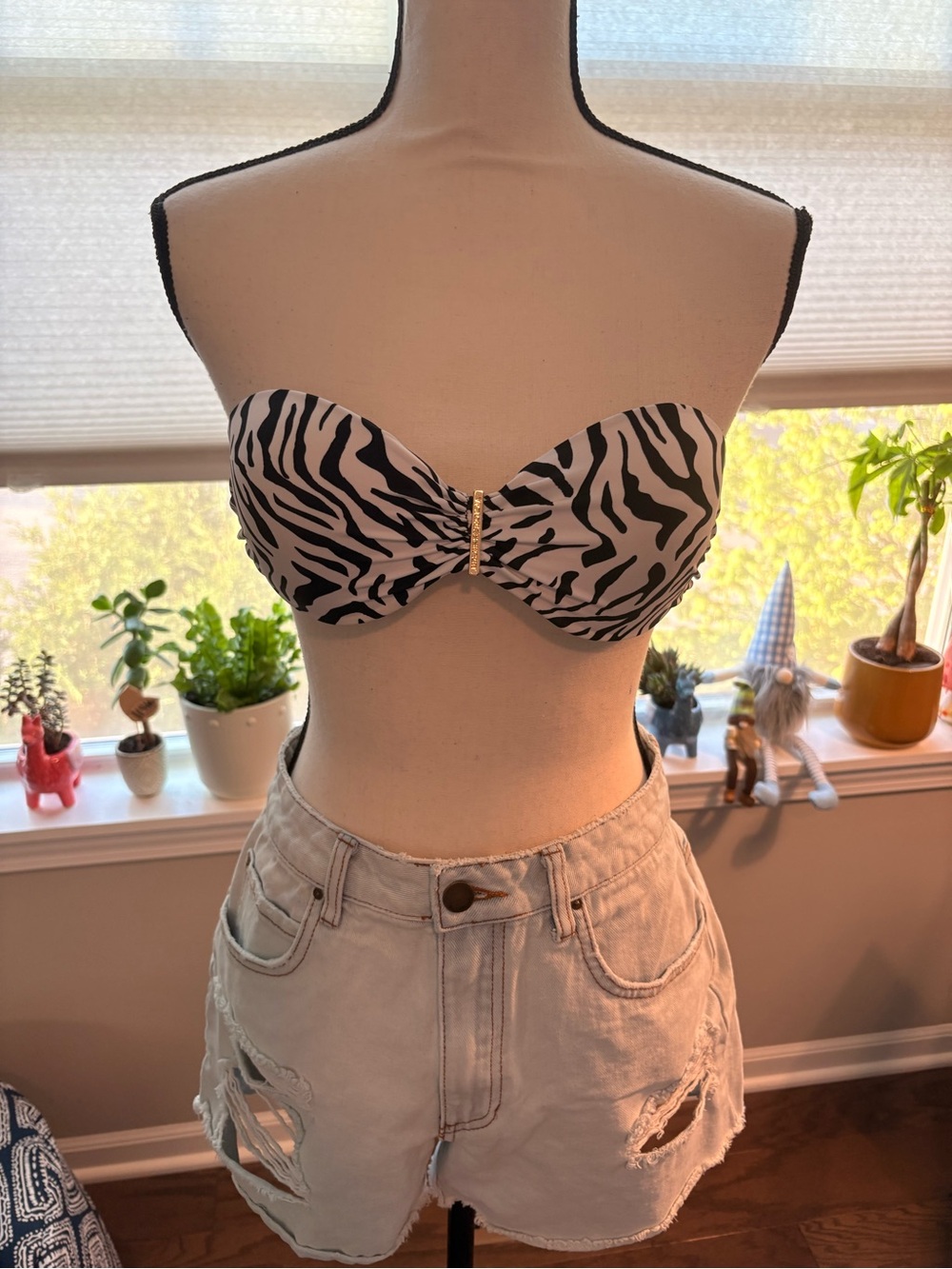 ✨Victoria Secret (NWOT) Zebra Print Bandeau Bikini Top with Gold Accent Size S✨